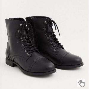 NEW Torrid 8.5 Wide Black Faux Leather Lace-Up Combat Boot, Mid Calf, Zip Up
